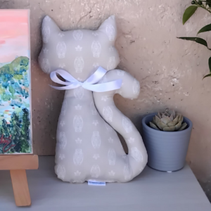 Coussin chat cigales cozy, fait main coton, motif provençal, atelier CreaYouZen